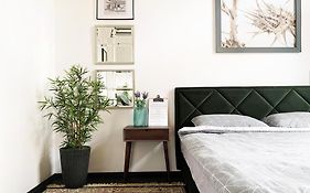 Avenue Apartments
